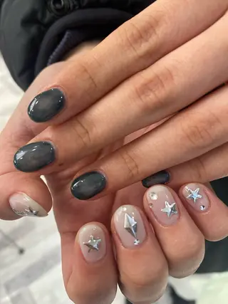 ネイル カンナ【Y2Kネイル /コーンロウ】のネイルデザイン