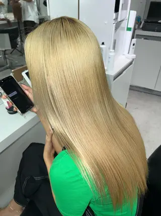 セミロング カラー ハイトーン&髪質改善 ＆韓国エクステ🤎のヘアスタイル