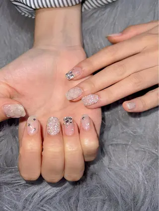 ネイル ちゅるんネイル🪄 耳ツボジュエリー🔗のネイルデザイン