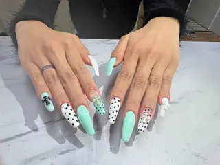 ネイル Msalon所属・渡久地 夢のネイルデザイン