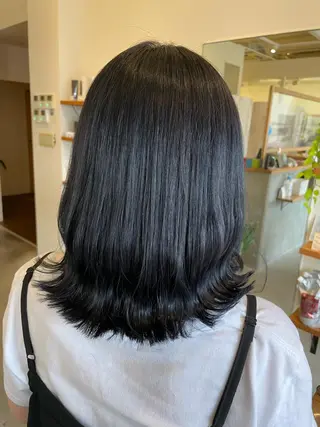 ミディアム 康本 瑞季のヘアスタイル