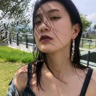 セミロング カラー オカモト ミユウのヘアスタイル