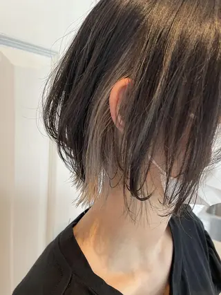 ミディアム カラー CEINE+ officialのヘアスタイル
