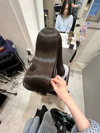 ロング 髪質改善／艶髪／ タカハシ セリナのヘアスタイル
