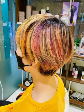 ショート カラー 古川 琴美のヘアスタイル