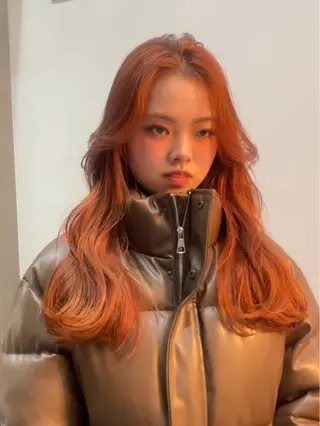 セミロング カラー レイヤー/ブリーチ ♥️【木坂 桃歌】のヘアスタイル