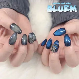 ネイル BLUEM なな🐶のネイルデザイン