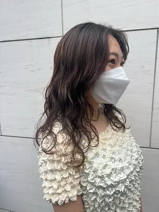 セミロング 丸山 史香のヘアスタイル