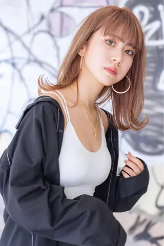 セミロング MUSASHI ブリーチカラー◎のヘアスタイル