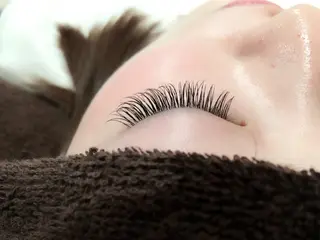 マツエク・マツパ due hair 京都駅前店 MILBON オージュア認定サロン【デューヘアー】所属・ハイトーンブリーチ 土坂　由志【京都】のヘアスタイル