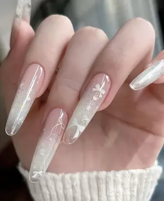 ネイル T. Leeのネイルデザイン