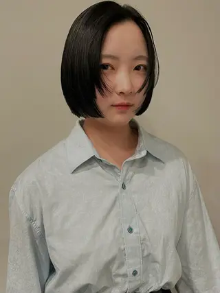 ショート カラー SALOWIN所属・ブリーチ✨ ボブ🪢レイヤーのヘアスタイル