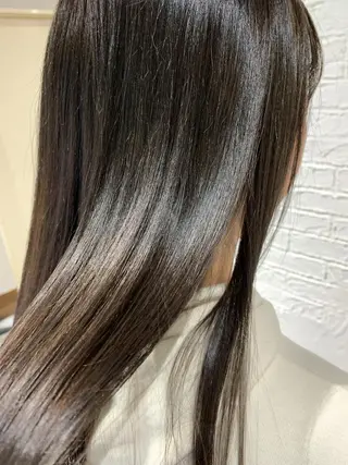 セミロング カラー 難波/髪質改善/スパ ツヤ／顔周りレイヤーのヘアスタイル