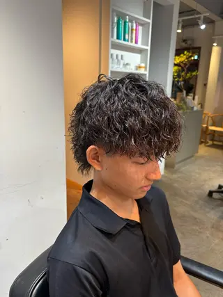 パーマ メンズ GISELA サリナのヘアスタイル