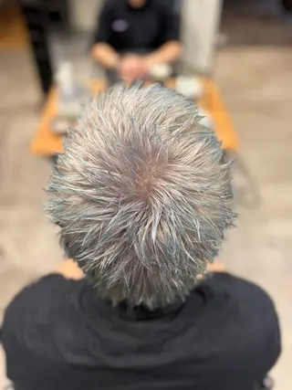 ショート カラー ヨシオカ チオリのヘアスタイル