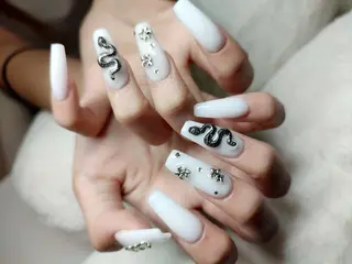 ネイル RUNWAY 　　の眉毛・アイブロウイメージ