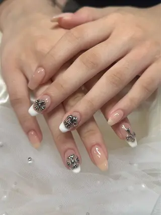 ネイル Roy 心斎橋店所属・Roy 心斎橋 IINUMAのネイルデザイン