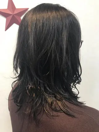 セミロング 山本 咲貴のヘアスタイル