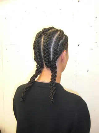 ヘアアレンジ メンズ コーンロウ／ブレイズ SYUのヘアスタイル