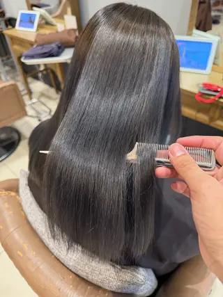 ロング 渡辺　亮/ 白髪ぼかし/髪質改善のヘアスタイル