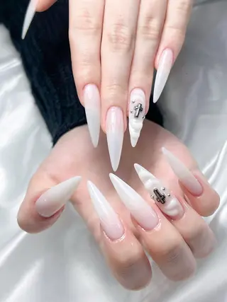 ネイル LEELA NAIL STUDIO所属・LEELA NAIL STUDIOのネイルデザイン