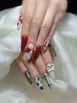 ネイル Maggie nailクロのネイルデザイン