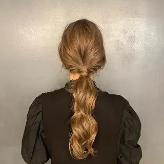 ロング カラー ヘアアレンジ maruquee de mashu所属・モモコ/ブリーチ/ ミルクティカラーのヘアスタイル