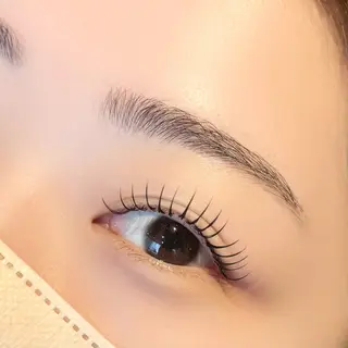 マツエク・マツパ LUCY NAIL&EYE所属・LUCY心斎橋 奥野の眉毛・アイブロウイメージ