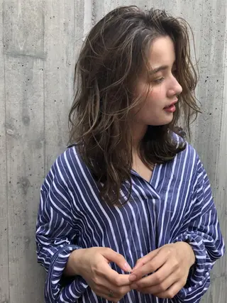 ロング カラー 透明感/オリーブ/ グレージュ/YUKAのヘアスタイル