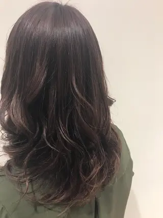 ロング Le Clic所属・貝通丸 朱里のヘアスタイル