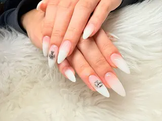 セミロング Tiny Bliss所属・Tiny Bliss 🐈‍⬛のネイルデザイン