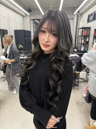 ミディアム カラー 八代 珠羽のヘアスタイル