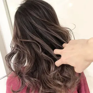 セミロング カラー パーマ ヘアアレンジ 【公式】amble luxe池袋東口🩷のヘアスタイル
