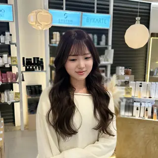 ロング カラー Ayaka🖤 ブリーチなしカラーのヘアスタイル