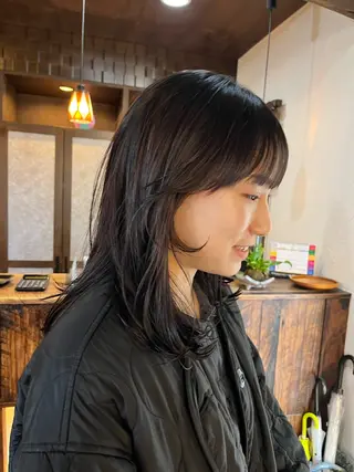 ミディアム 松本 茜のヘアスタイル