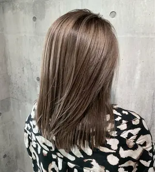 セミロング カラー mimiiy梅田 中崎町ハイトーンのヘアスタイル