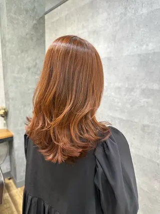 セミロング カラー U-ra NAMIのヘアスタイル