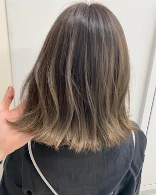 ミディアム カラー ヘアアレンジ 【公式】amble luxe池袋東口🩷のヘアスタイル