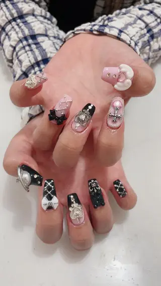 ネイル AngelChris ビューティーサロンのネイルデザイン