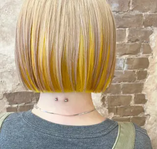 ショート カラー ブリーチ、パーマ 西部笑のヘアスタイル