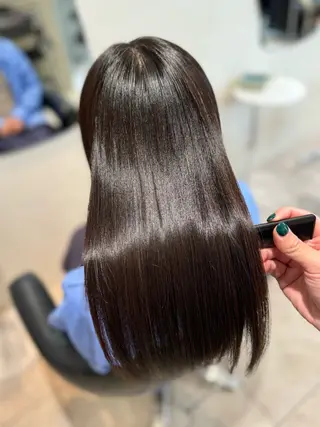 セミロング パーマ cue所属・石和茉由香/カラー /パーマ/縮毛矯正のヘアスタイル