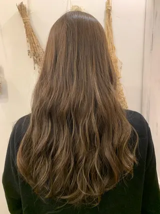 ロング カラー スマイルメーカー所属・エハラ リョウスケのヘアスタイル