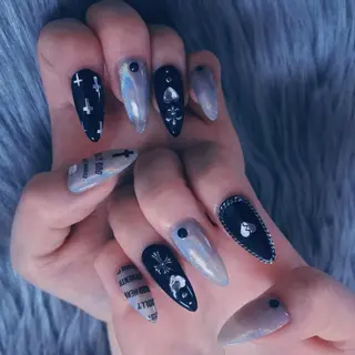 ネイル NOIROUGE所属・NOI ROUGEのネイルデザイン