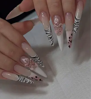 ネイル Jinie 1688のネイルデザイン