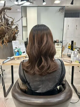 セミロング 光を纏うツヤ感ロング Natsuki🪽のヘアスタイル