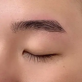 メンズ アイブロウ 田中 可奈子の眉毛・アイブロウイメージ