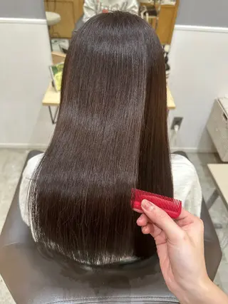 ミディアム miloc MOMOKAのヘアスタイル