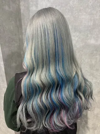 セミロング 🌐NATSUMI 🌐【寒色カラー】のヘアスタイル