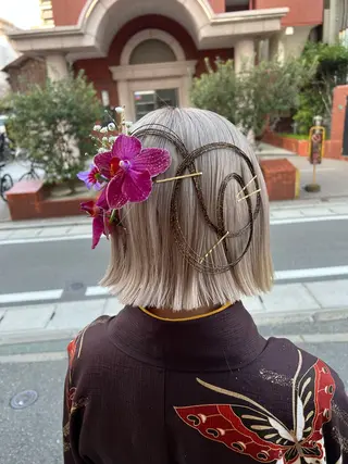 ヘアアレンジ Rio/ヘアセット/ ハイトーンカラーのヘアスタイル