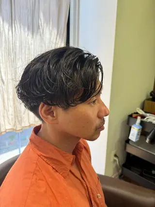 ショート パーマ メンズ 溝口 槙里也のヘアスタイル